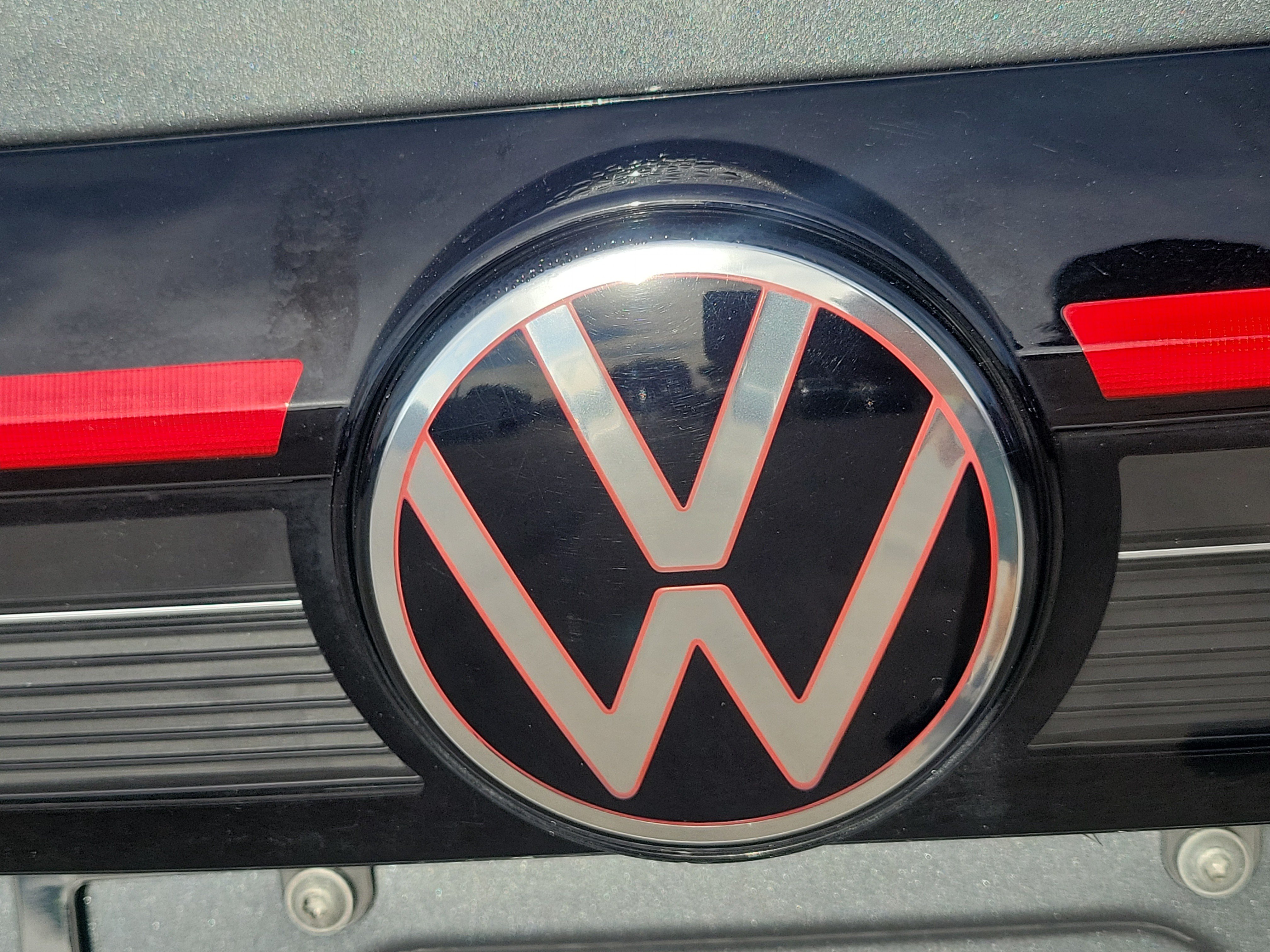 Used 2025 Volkswagen Taos S FWD image 31