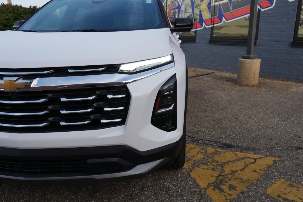 New 2027 Chevrolet Equinox LT w/ Convenience Package II AWD/4WD image 3