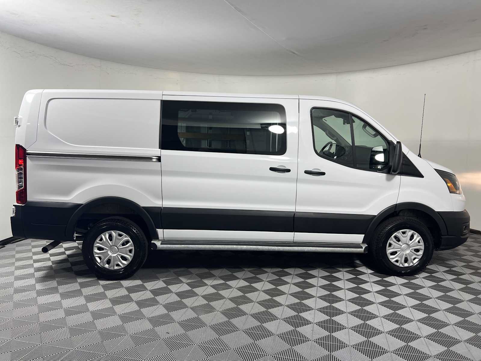 Used 2025 Ford Transit 250 Low Roof w/ Exterior Upgrade Package RWD image 8
