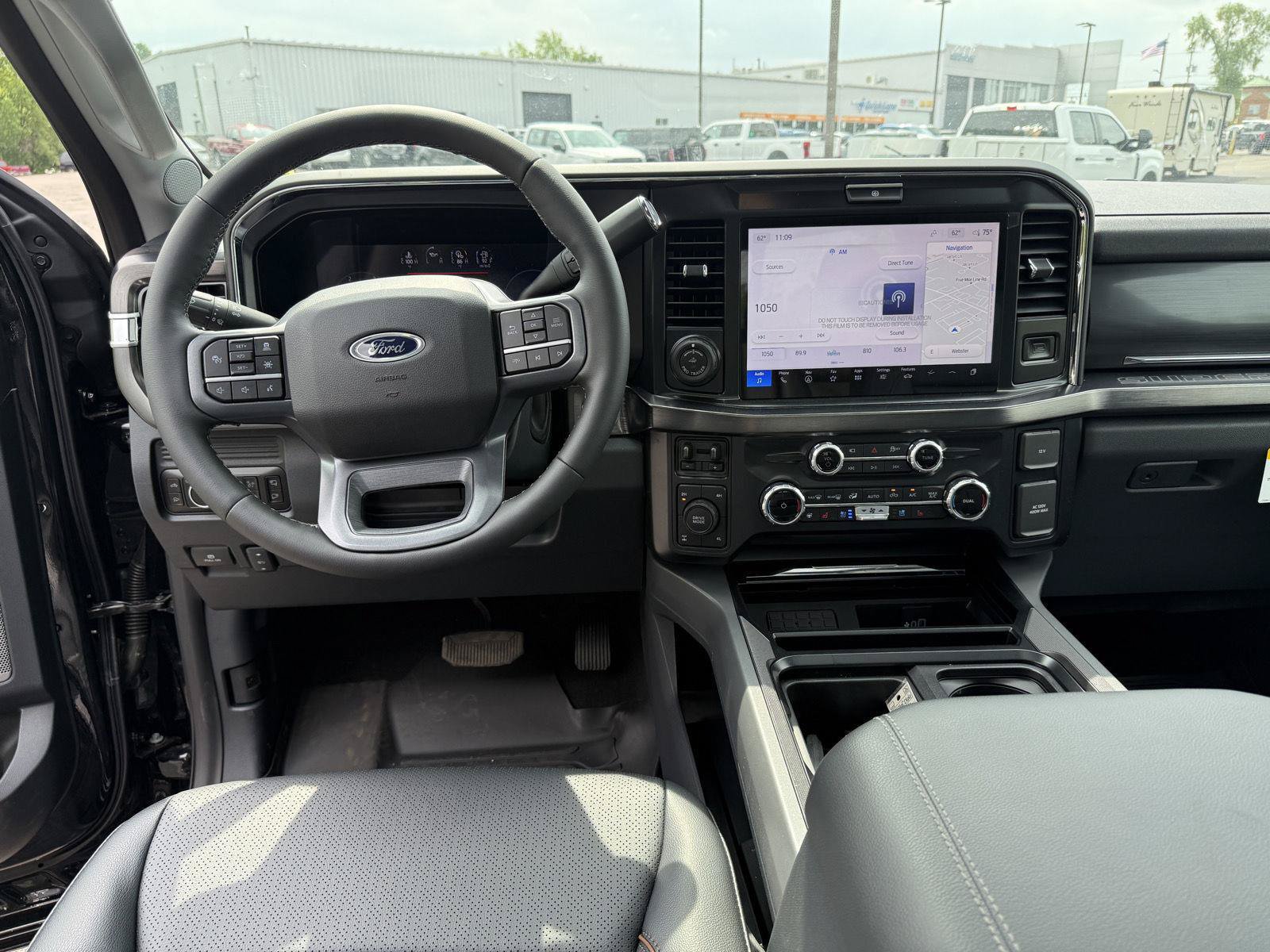 Used 2026 Ford F350 Lariat w/ Black Appearance Package AWD/4WD image 2