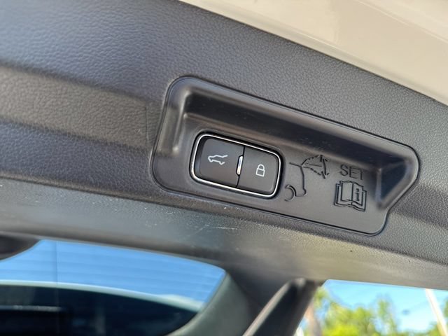 Certified 2021 Ford Explorer XLT w/ Equipment Group 202A RWD image 19