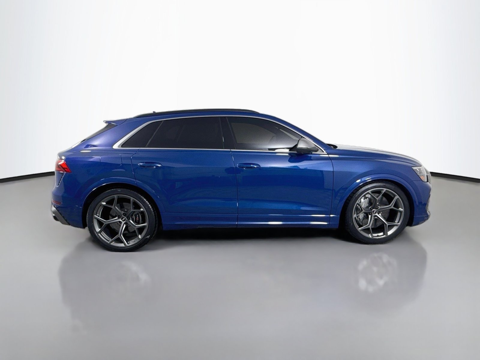Certified 2025 Audi RS Q8 performance AWD/4WD image 8