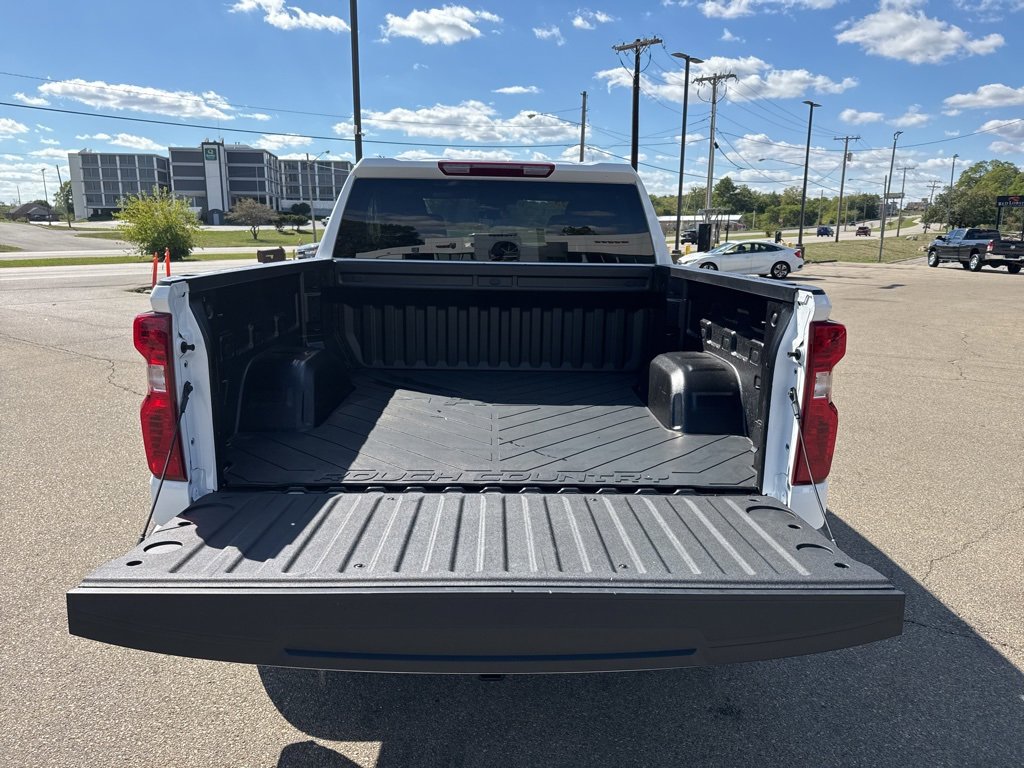 Used 2025 Chevrolet Silverado 1500 Custom image 6