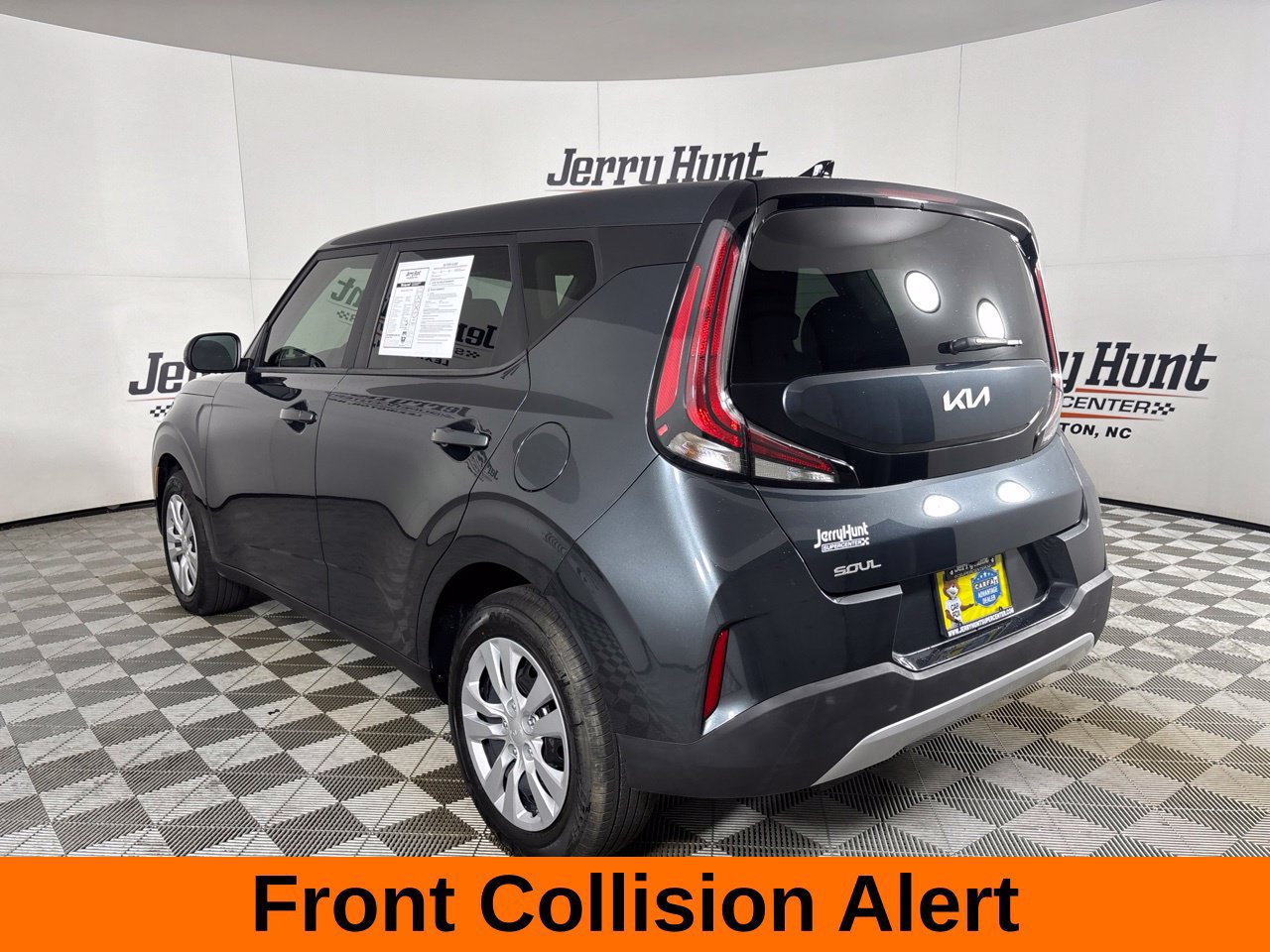 Used 2025 Kia Soul LX FWD image 9