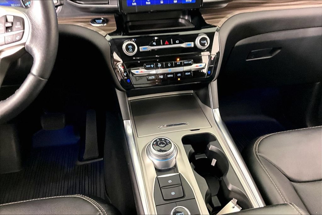 Used 2023 Ford Explorer Limited w/ Equipment Group 301A AWD/4WD image 8