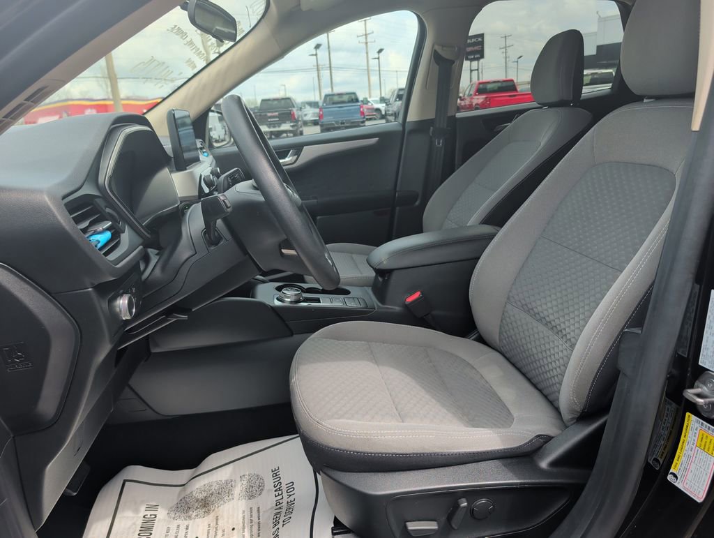 Used 2020 Ford Escape SE image 8