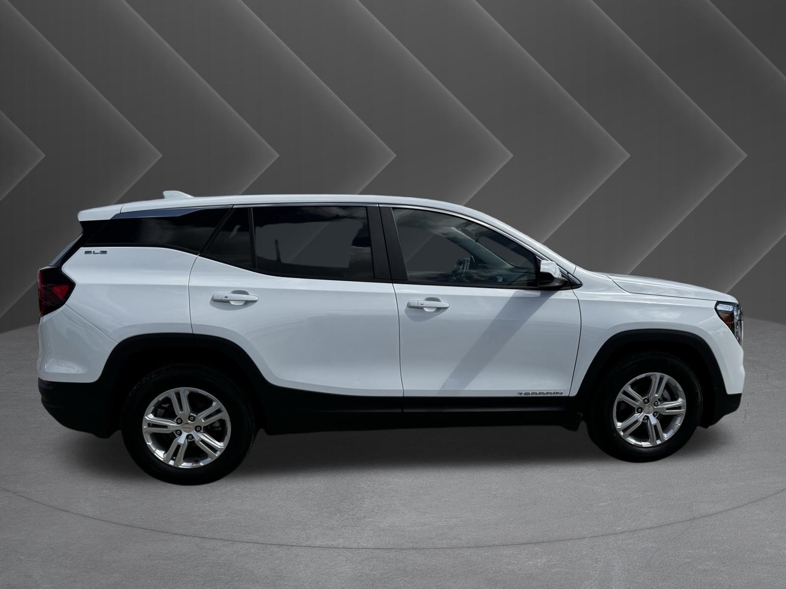 Used 2024 GMC Terrain SLE FWD image 5