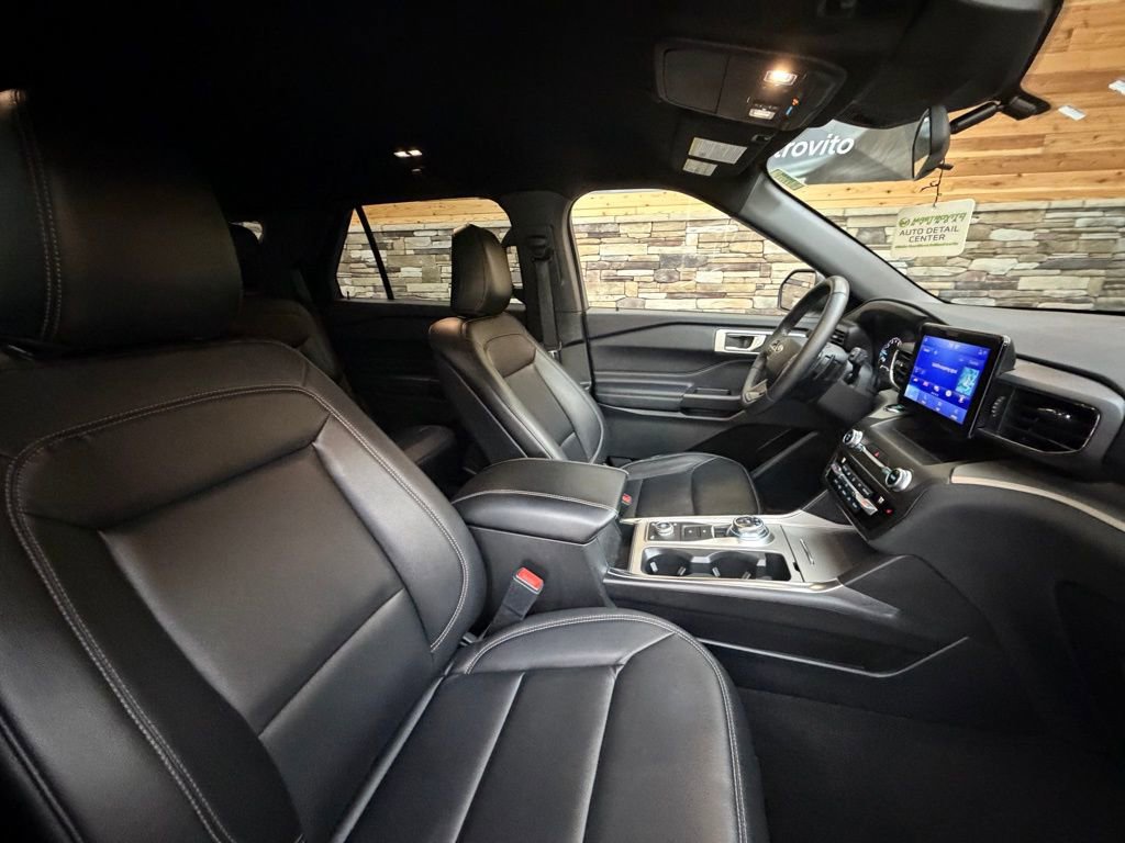 Used 2020 Ford Explorer XLT w/ Equipment Group 202A image 15