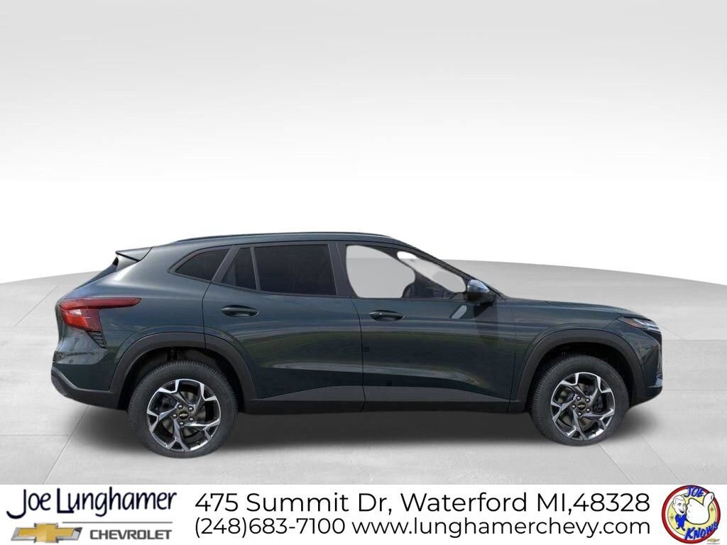 New 2026 Chevrolet Trax LT w/ Driver Confidence Package FWD image 5