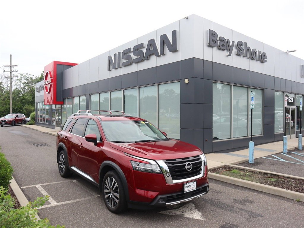 Certified 2022 Nissan Pathfinder Platinum w/ Cargo Package image 2