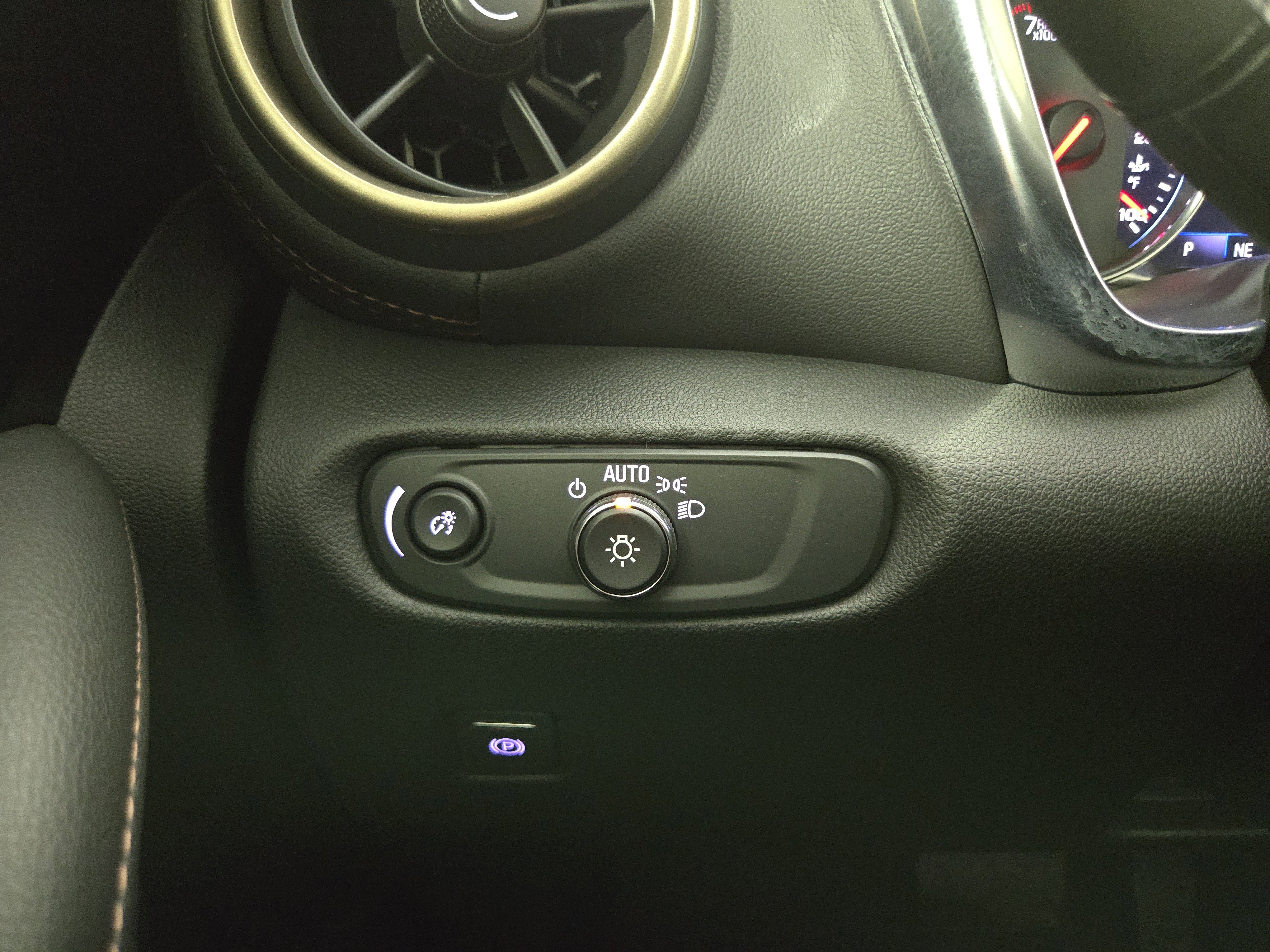 Certified 2024 Chevrolet Blazer Premier w/ Enhanced Convenience Package image 31