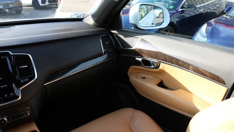 Used 2018 Volvo XC90 T6 Momentum w/ Convenience Package image 13