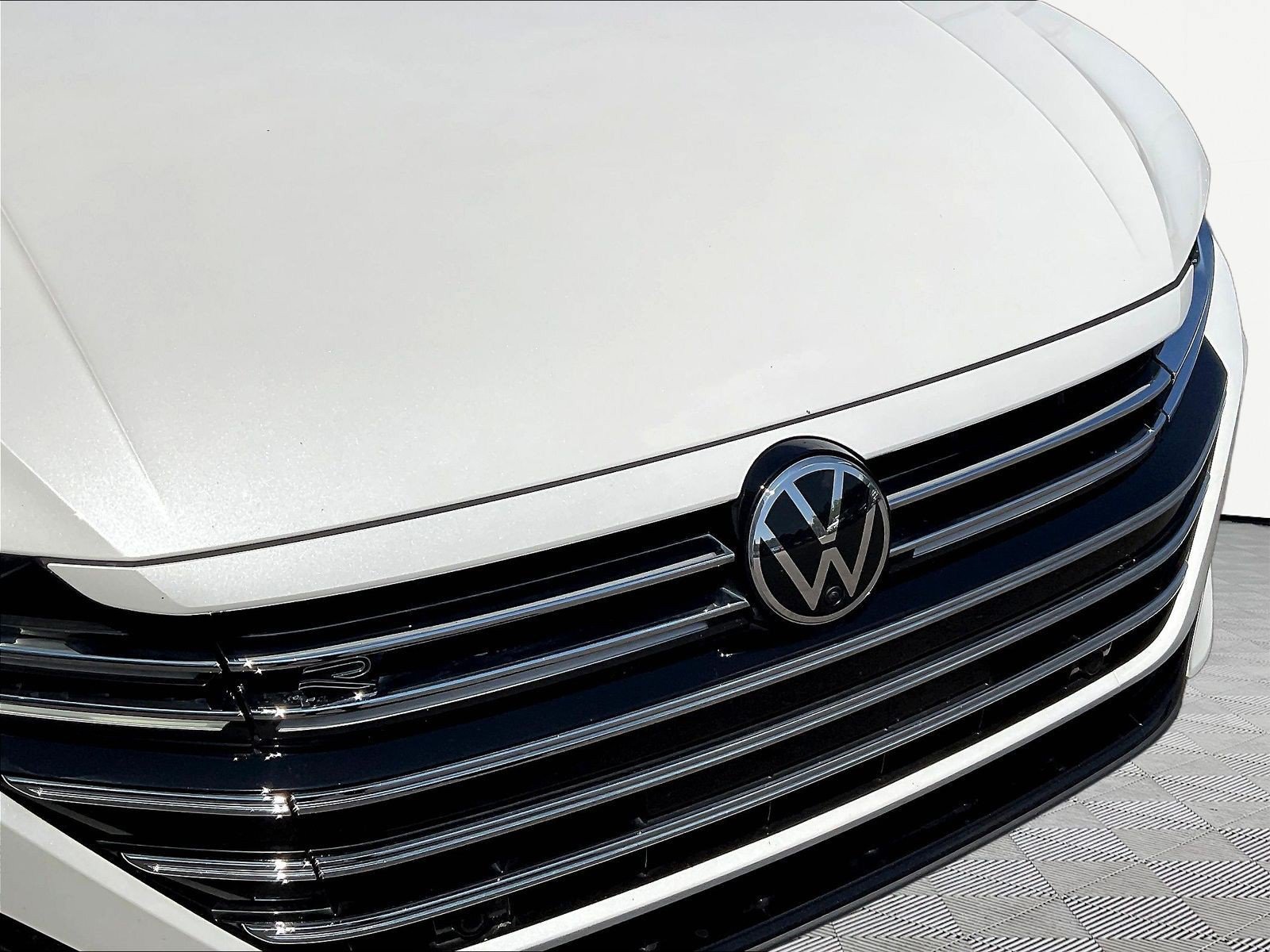 Used 2023 Volkswagen Arteon SEL Premium AWD/4WD image 32