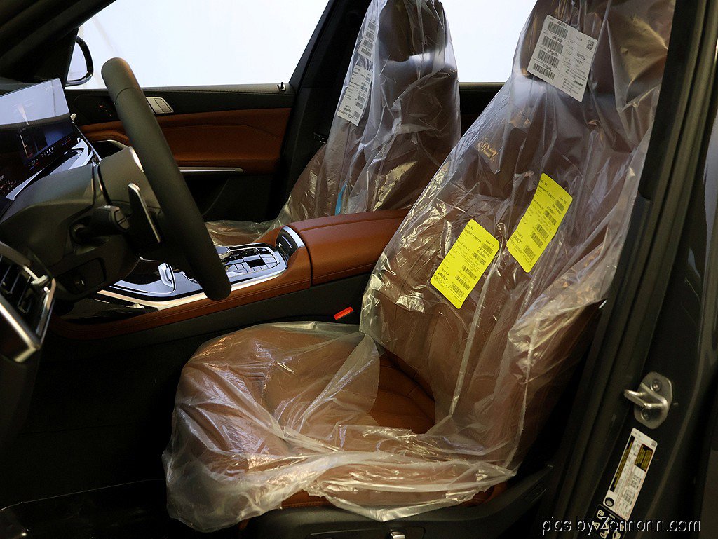 Used 2026 BMW X7 xDrive40i w/ M Sport Package image 10