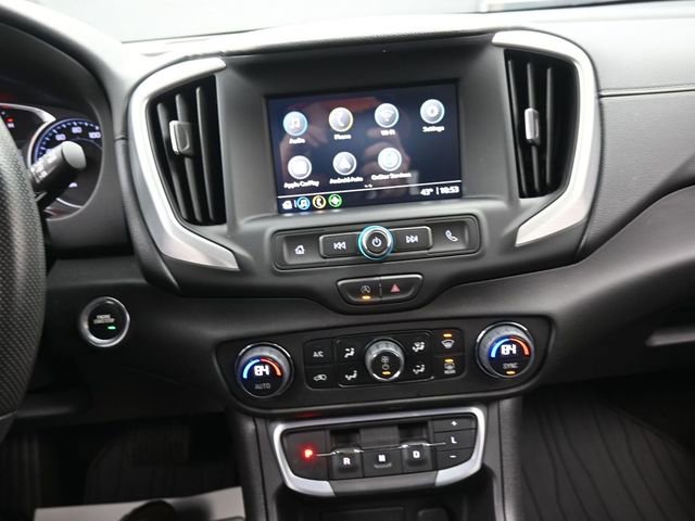 Used 2024 GMC Terrain SLE w/ Driver Convenience Package image 10