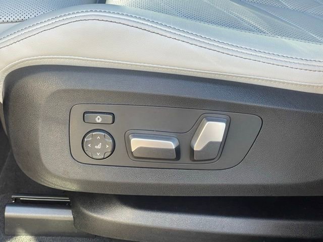 Used 2026 BMW X5 xDrive50e w/ Premium Package image 13