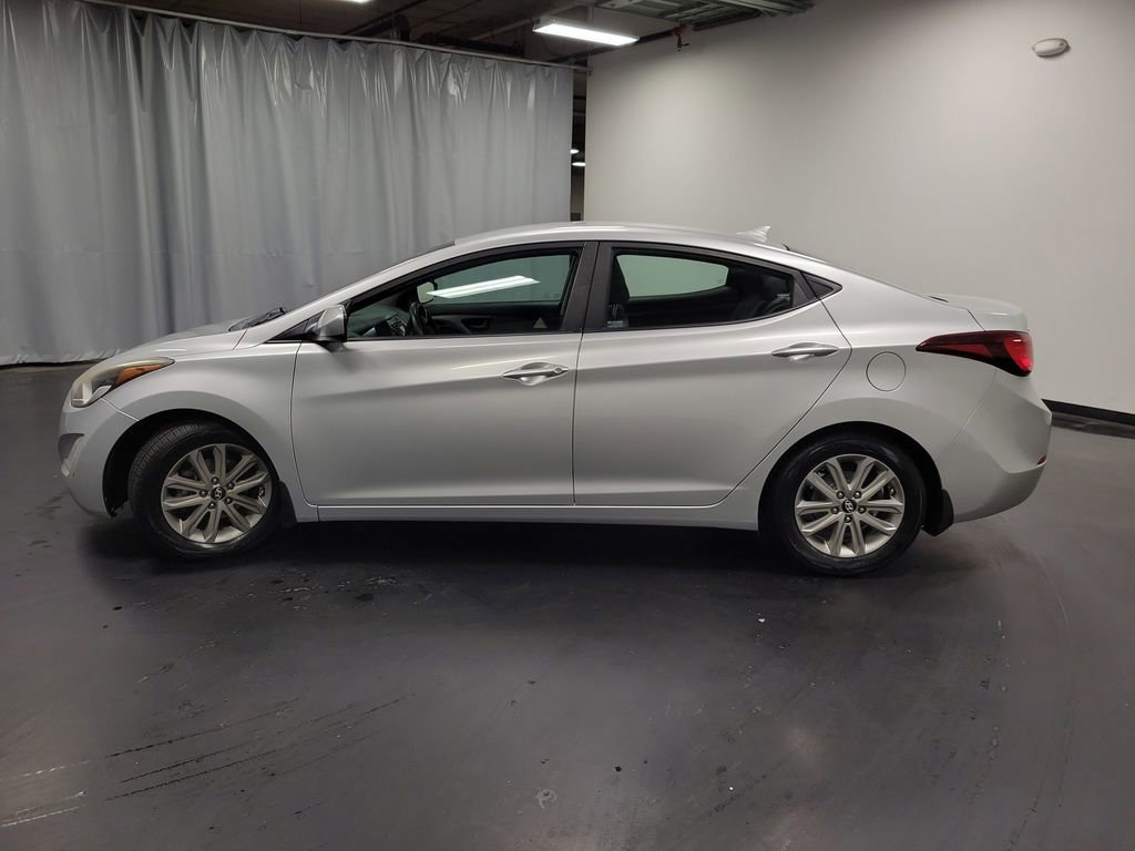 Used 2014 Hyundai Elantra SE w/ Option Group 02 FWD image 6