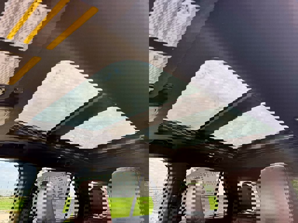 Used 2021 Ford Explorer Platinum w/ Equipment Group 601A AWD/4WD image 36