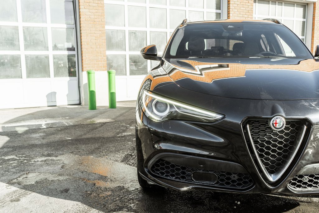 Used 2022 Alfa Romeo Stelvio Ti w/ Active Assist Plus Package image 35