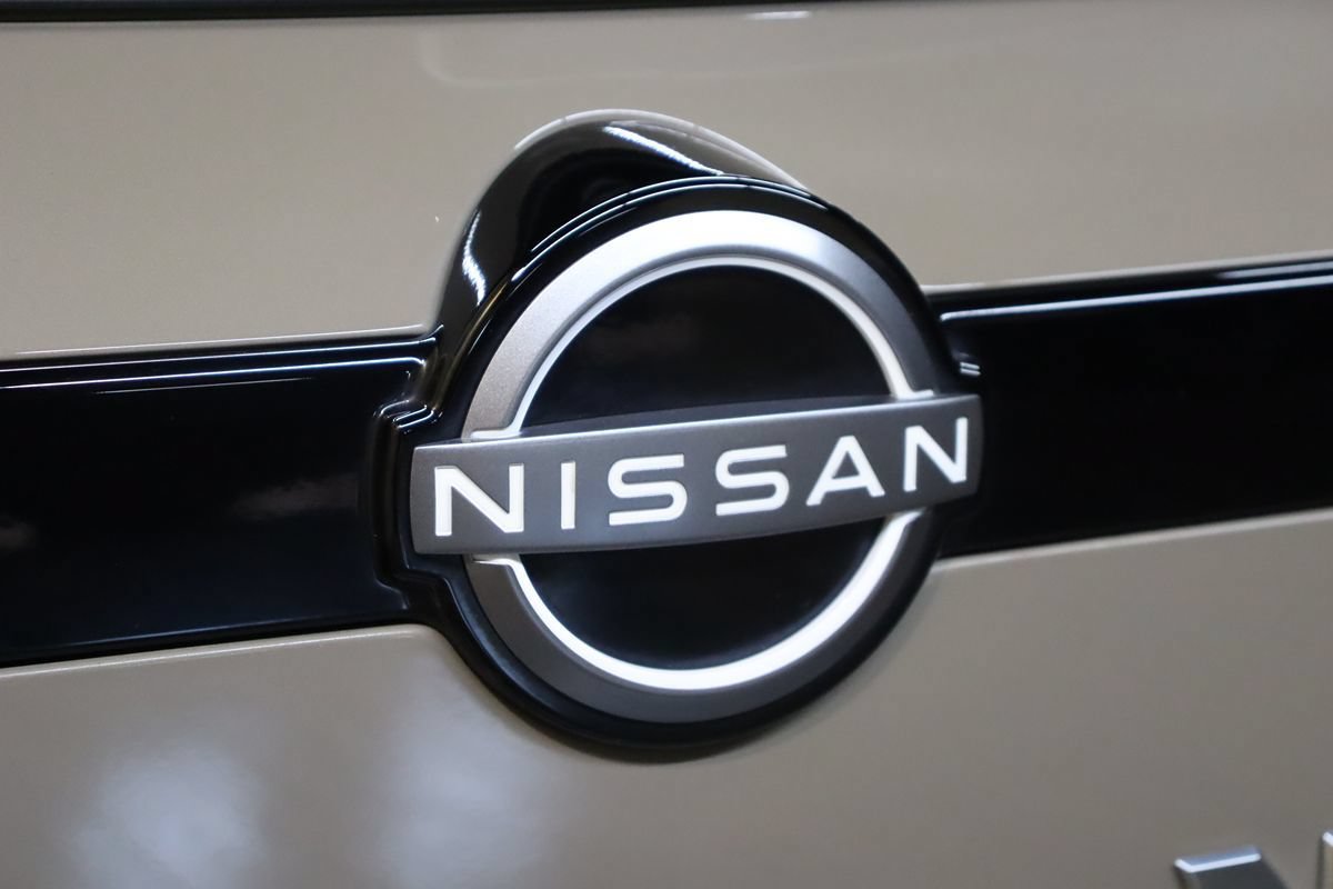 Used 2024 Nissan Pathfinder Platinum w/ Cargo Package AWD/4WD image 20