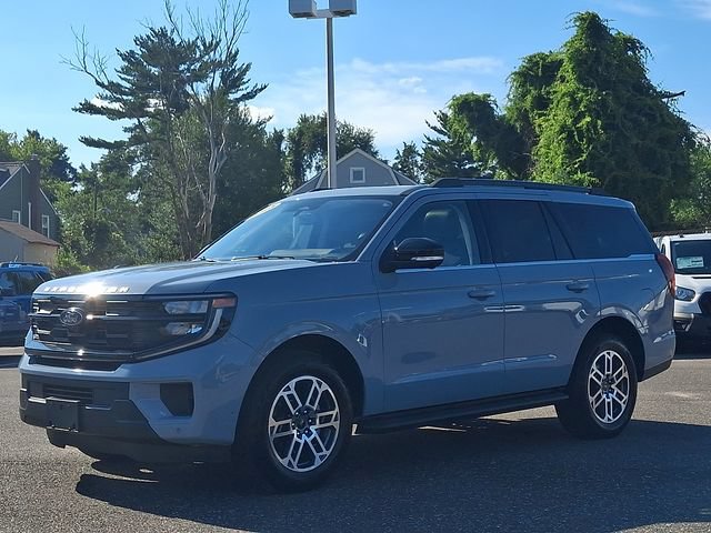 Certified 2025 Ford Expedition Active AWD/4WD image 3