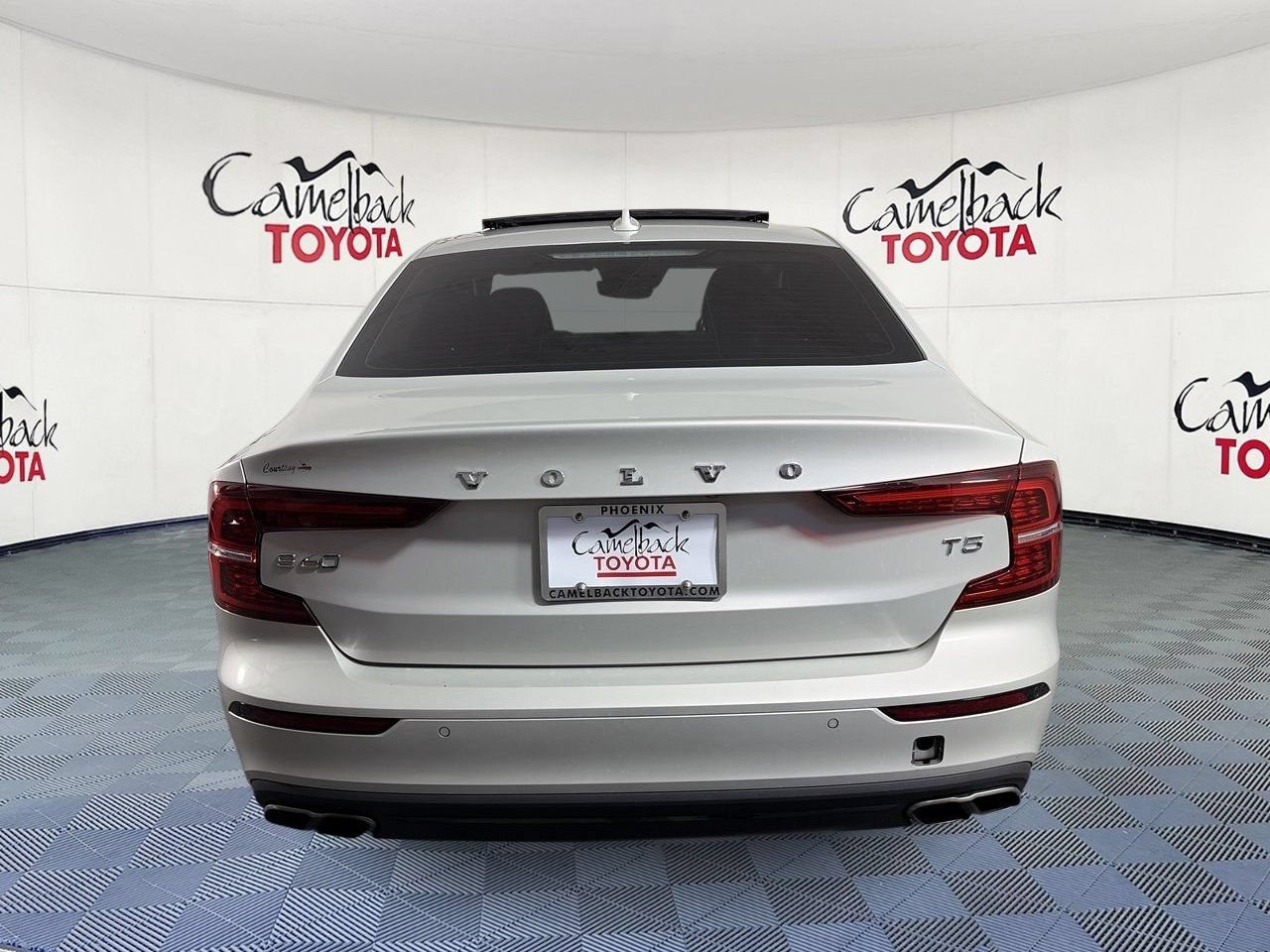 Used 2019 Volvo S60 T5 Momentum FWD image 7