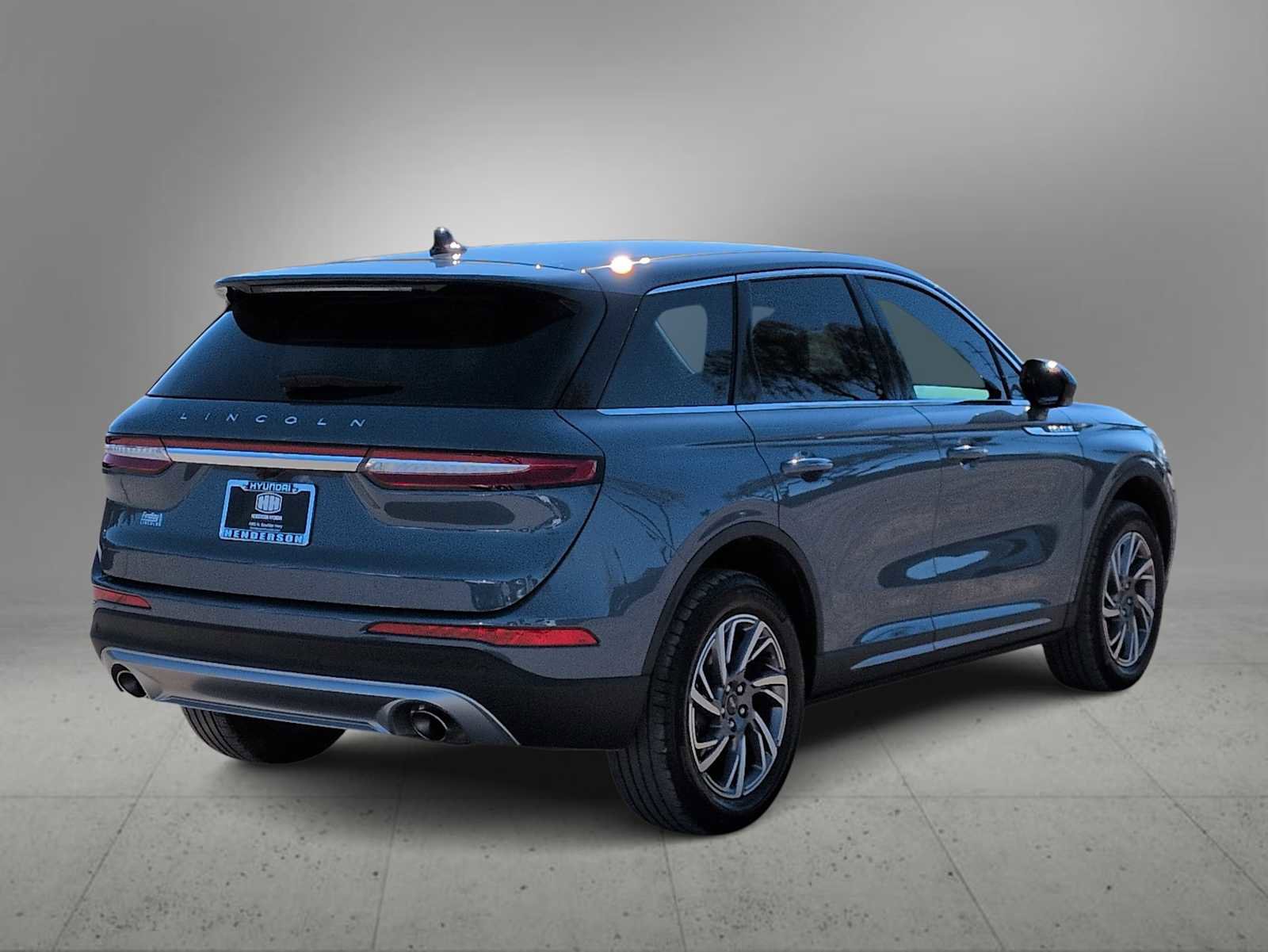 Used 2025 Lincoln Corsair FWD image 8