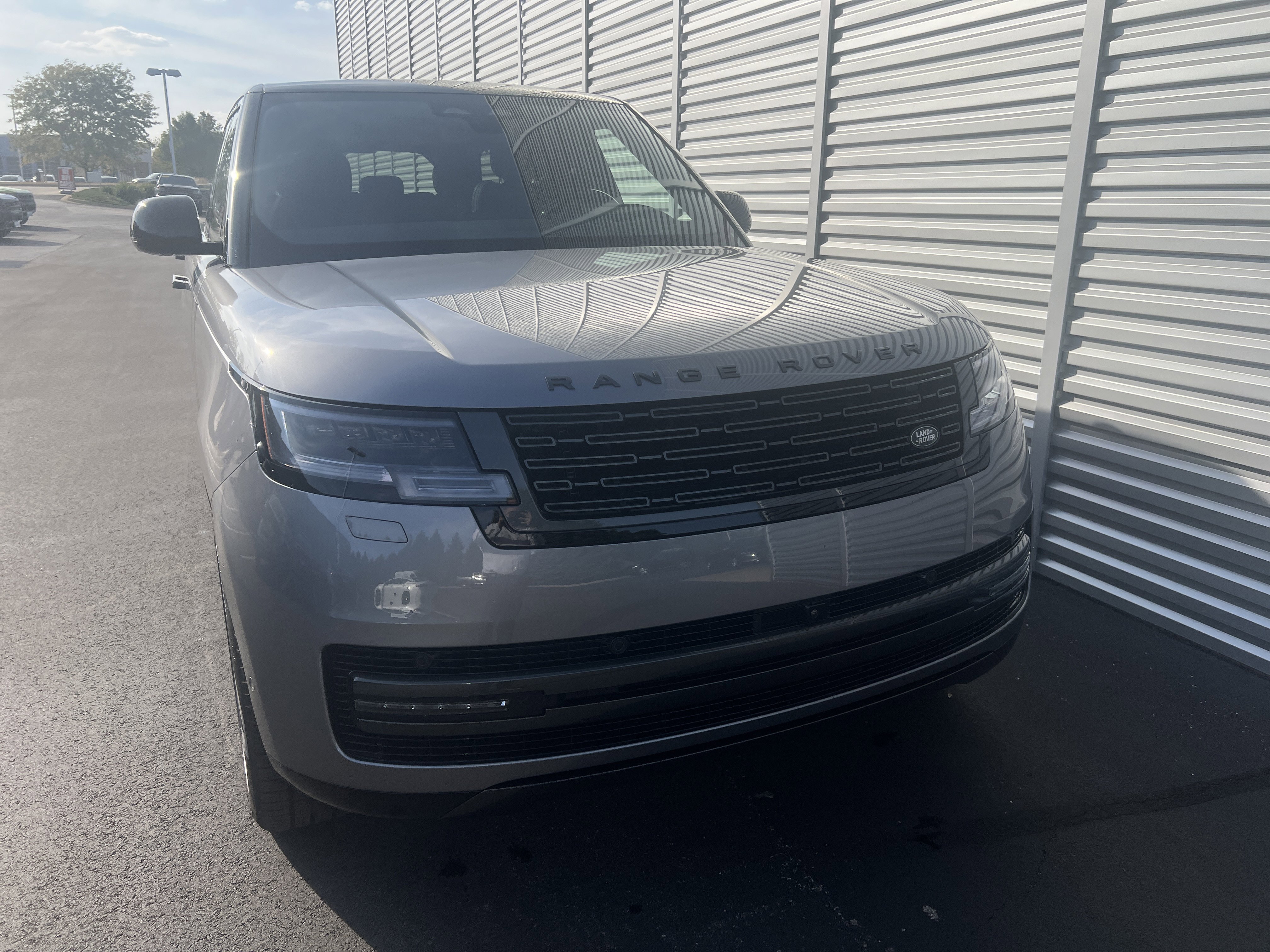 New 2025 Land Rover Range Rover Long Wheelbase SE image 7