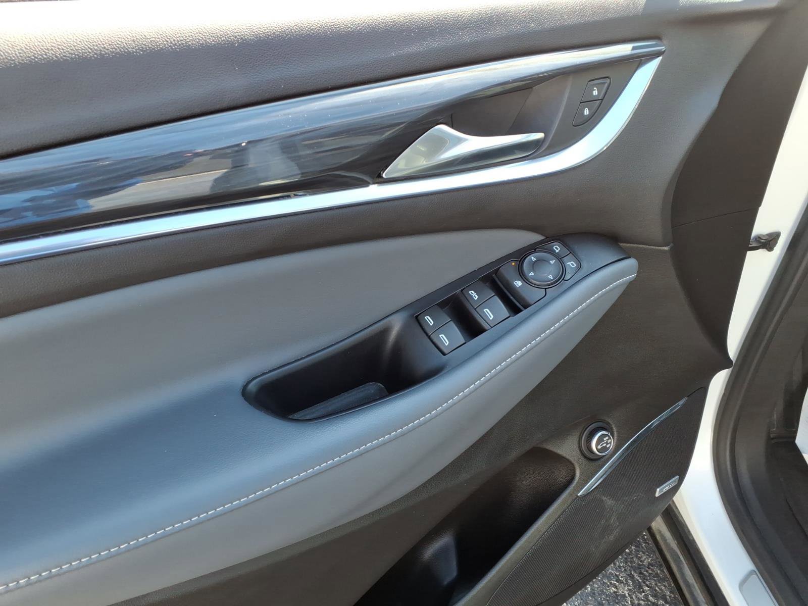 Used 2021 Buick Enclave Essence w/ Sport Touring Edition image 12