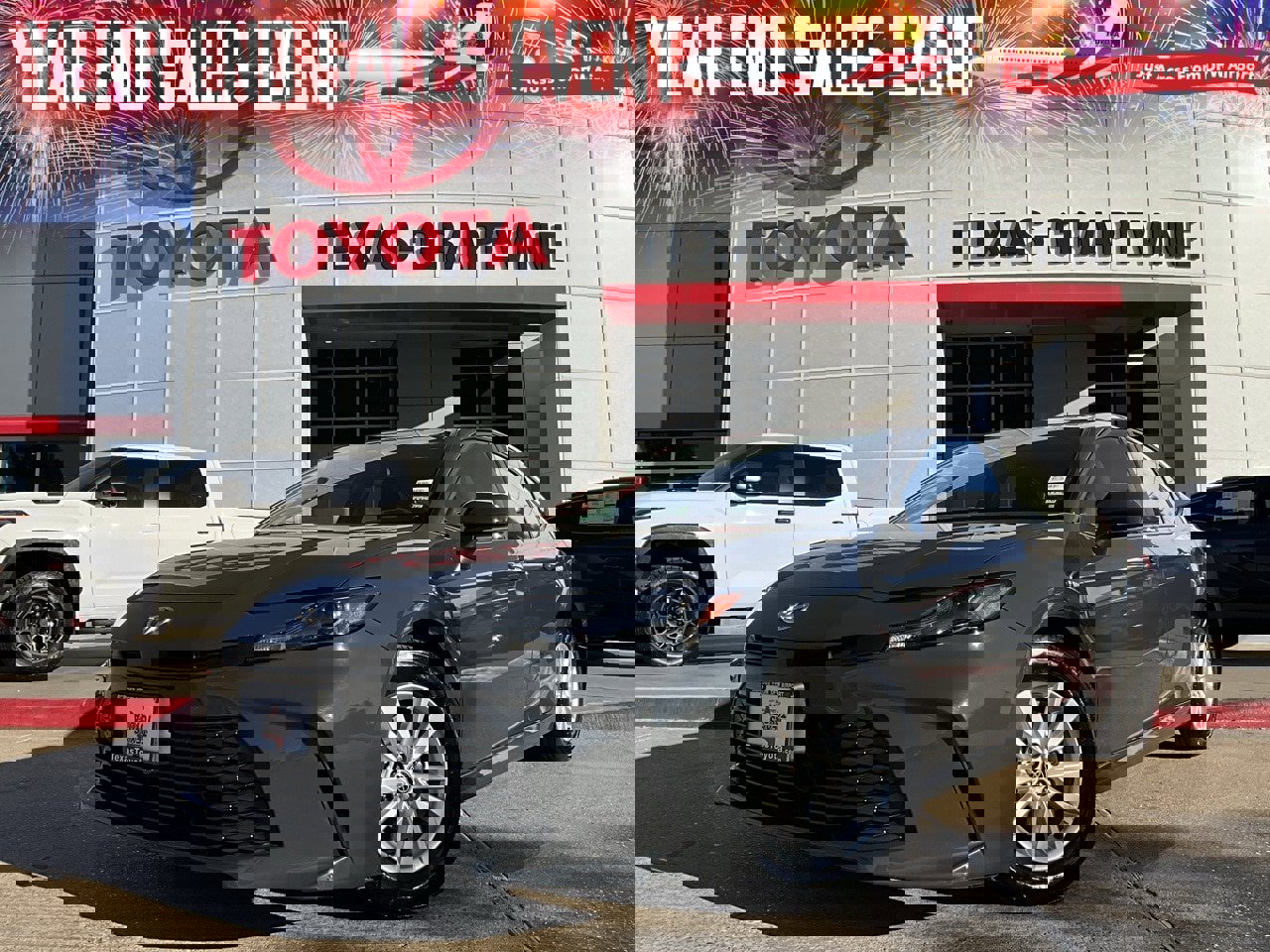 Used 2025 Toyota Camry LE image 1