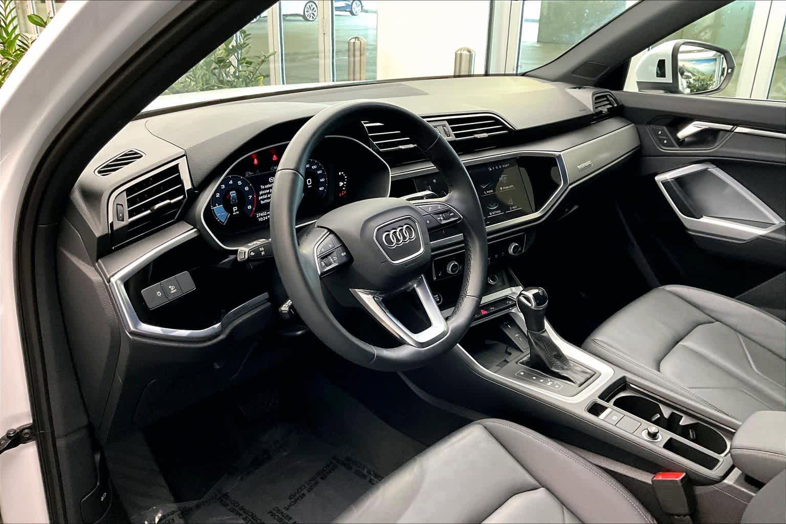 Used 2024 Audi Q3 2.0T Premium w/ Convenience Package AWD/4WD image 18