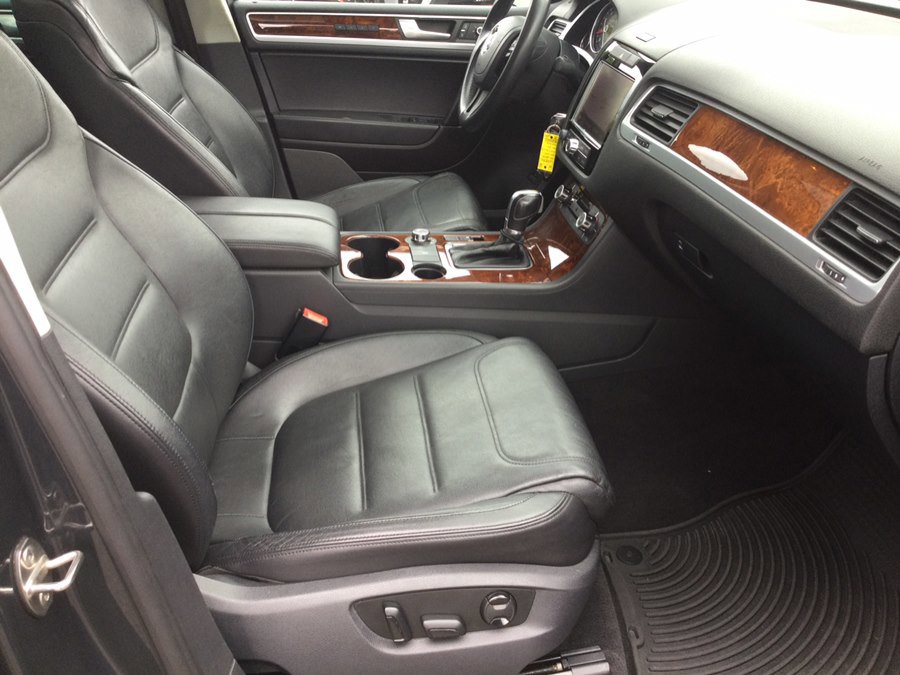 Used 2012 Volkswagen Touareg VR6 AWD/4WD image 23