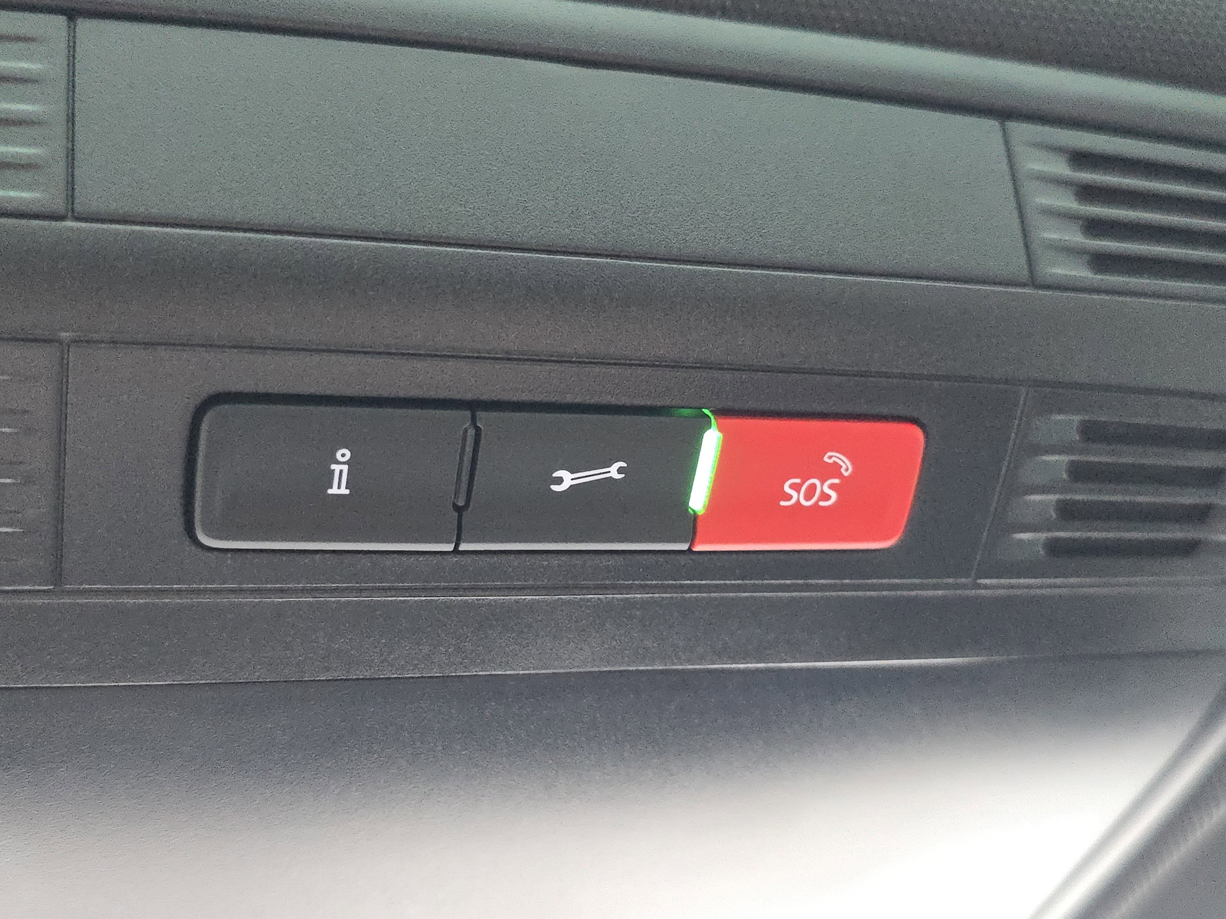 Certified 2022 Volkswagen Tiguan SEL R-Line image 16