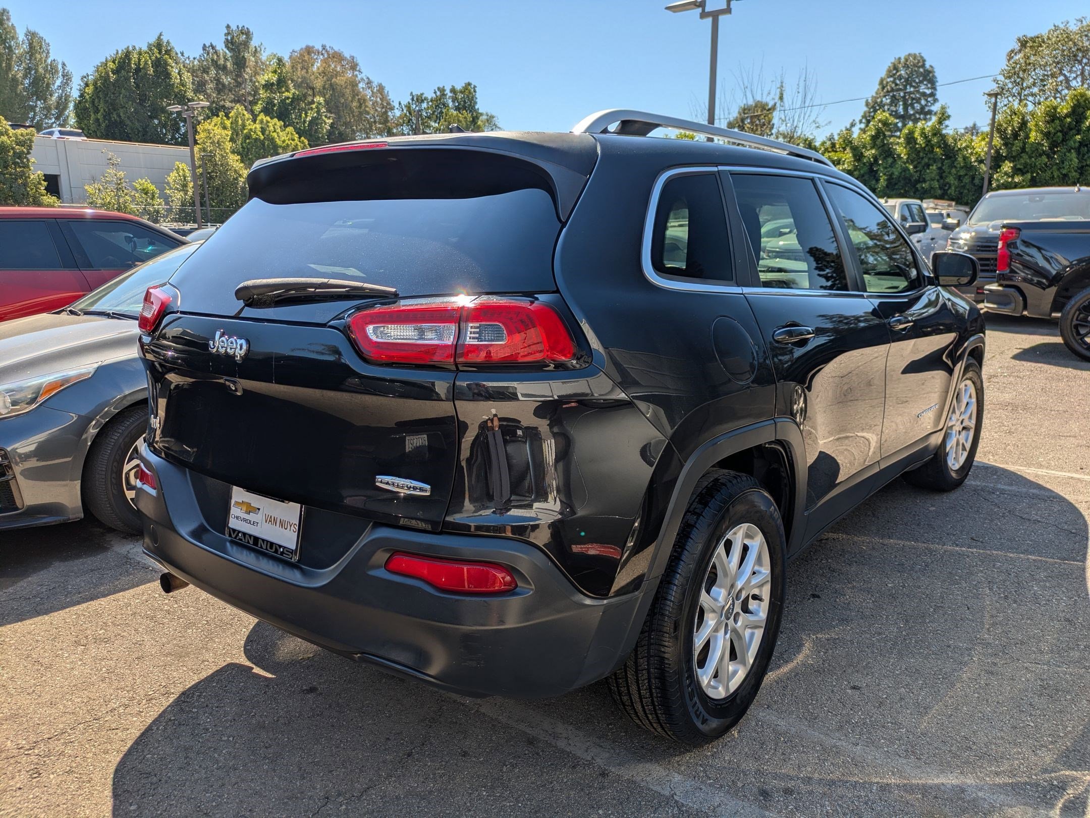 Used 2015 Jeep Cherokee Latitude w/ Comfort/Convenience Group image 3