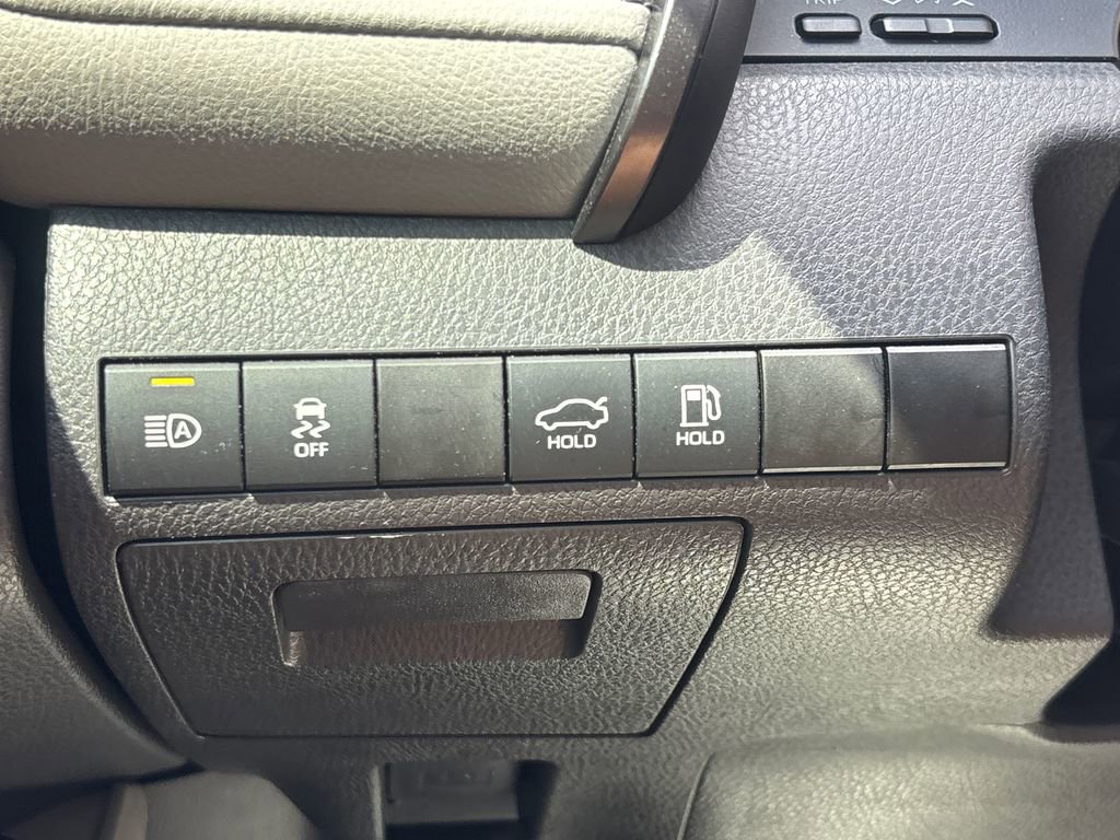 Used 2023 Toyota Camry SE image 23