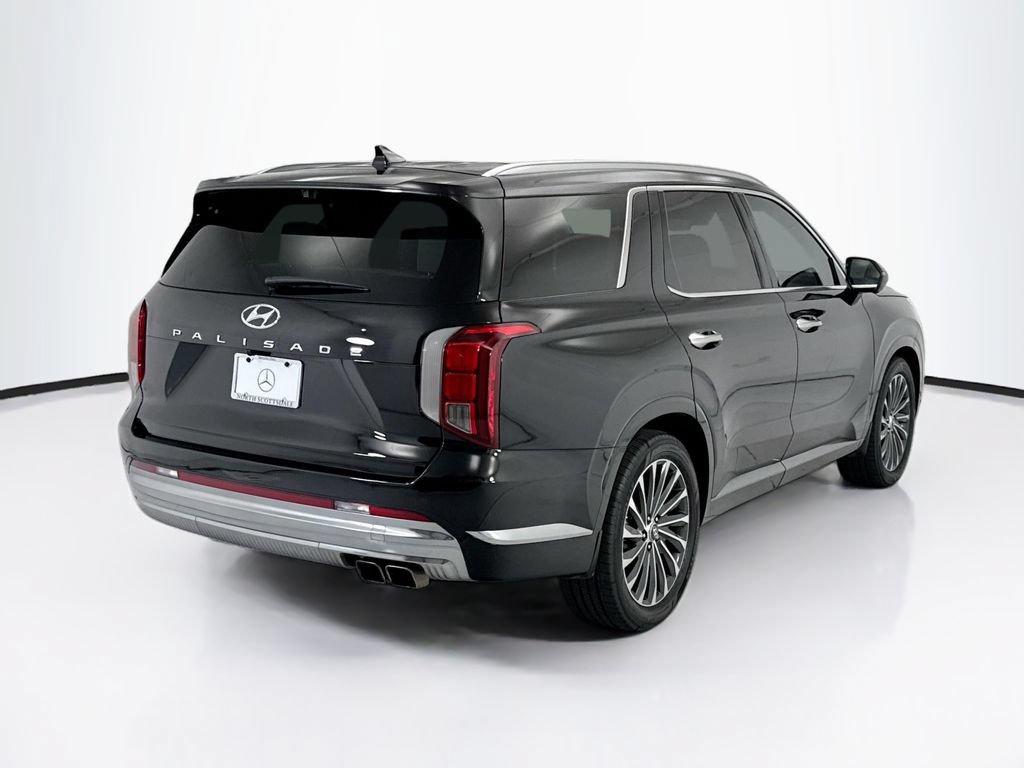 Used 2023 Hyundai Palisade Calligraphy FWD image 5