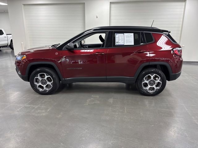 Used 2022 Jeep Compass Trailhawk w/ Trailhawk Convenience Group AWD/4WD image 4