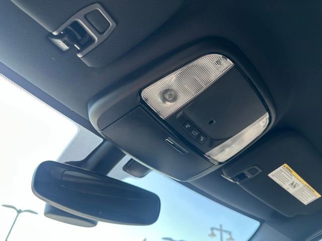 Used 2022 Dodge Durango GT w/ Blacktop Package AWD/4WD image 32