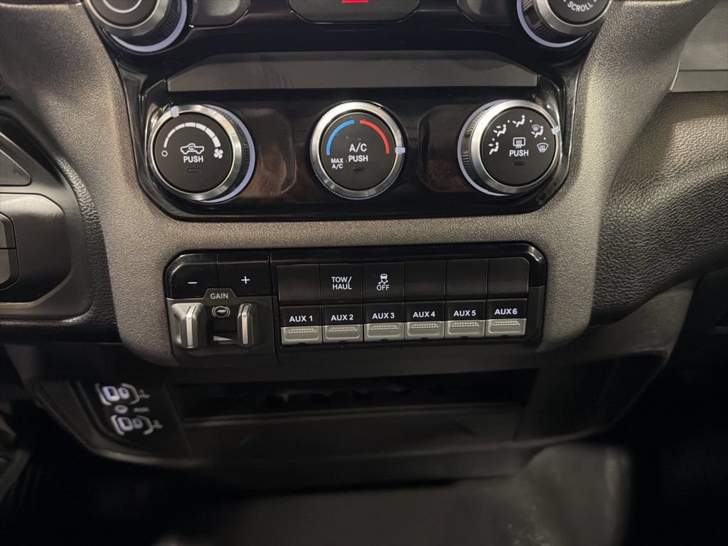 Used 2026 RAM 3500 Tradesman w/ Chrome Appearance Group AWD/4WD image 7