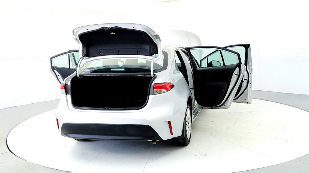 Used 2023 Toyota Corolla LE FWD image 11