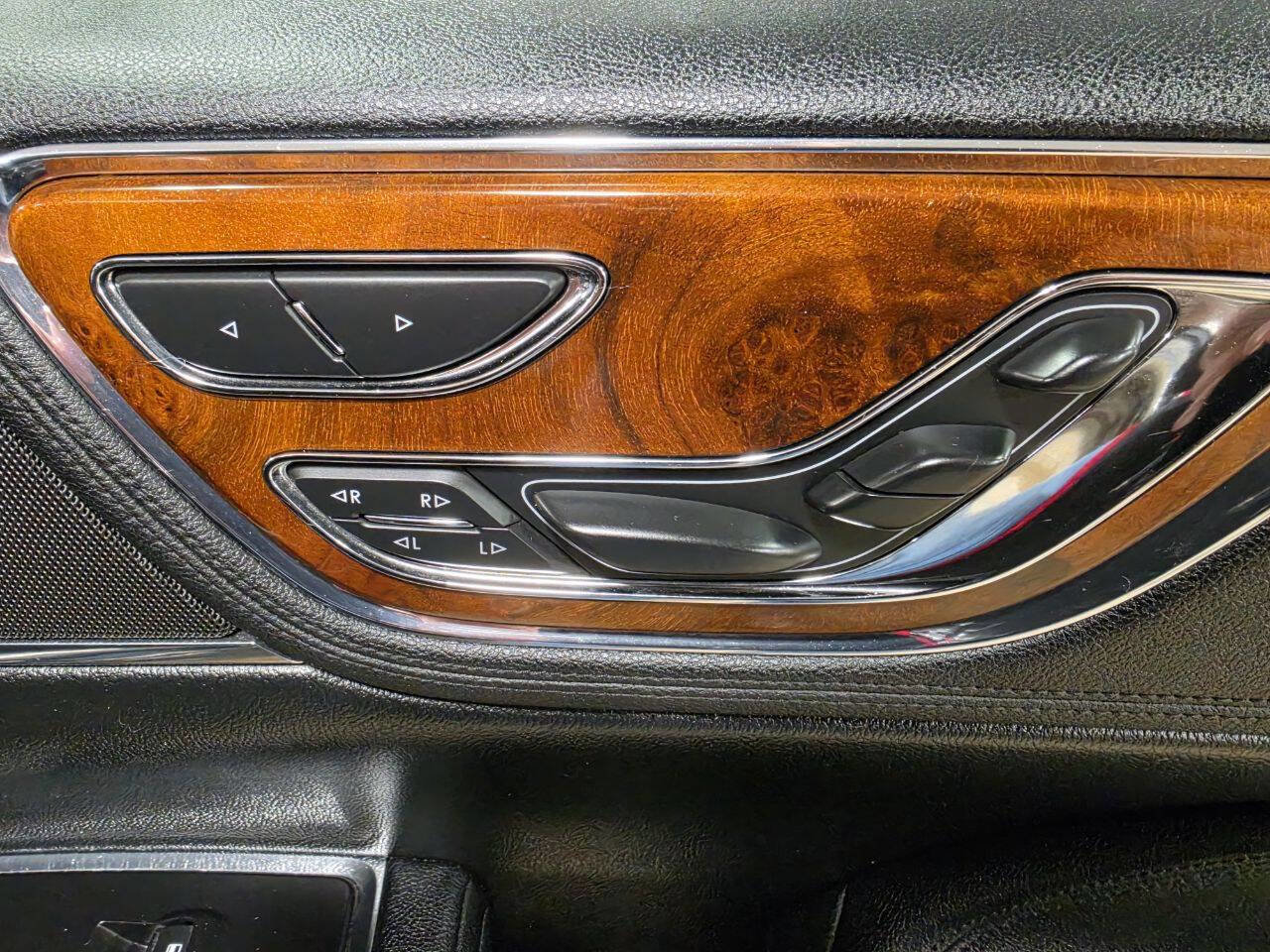 Used 2017 Lincoln Continental Reserve w/ Climate Package image 17