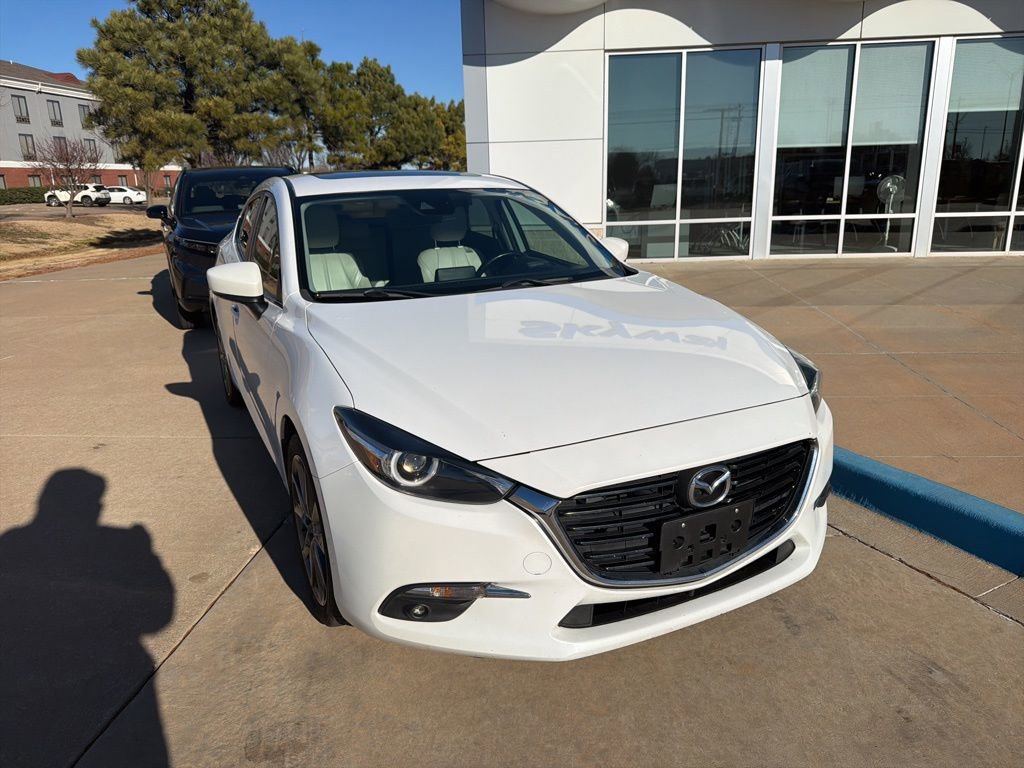 Used 2018 MAZDA MAZDA3 Grand Touring image 2