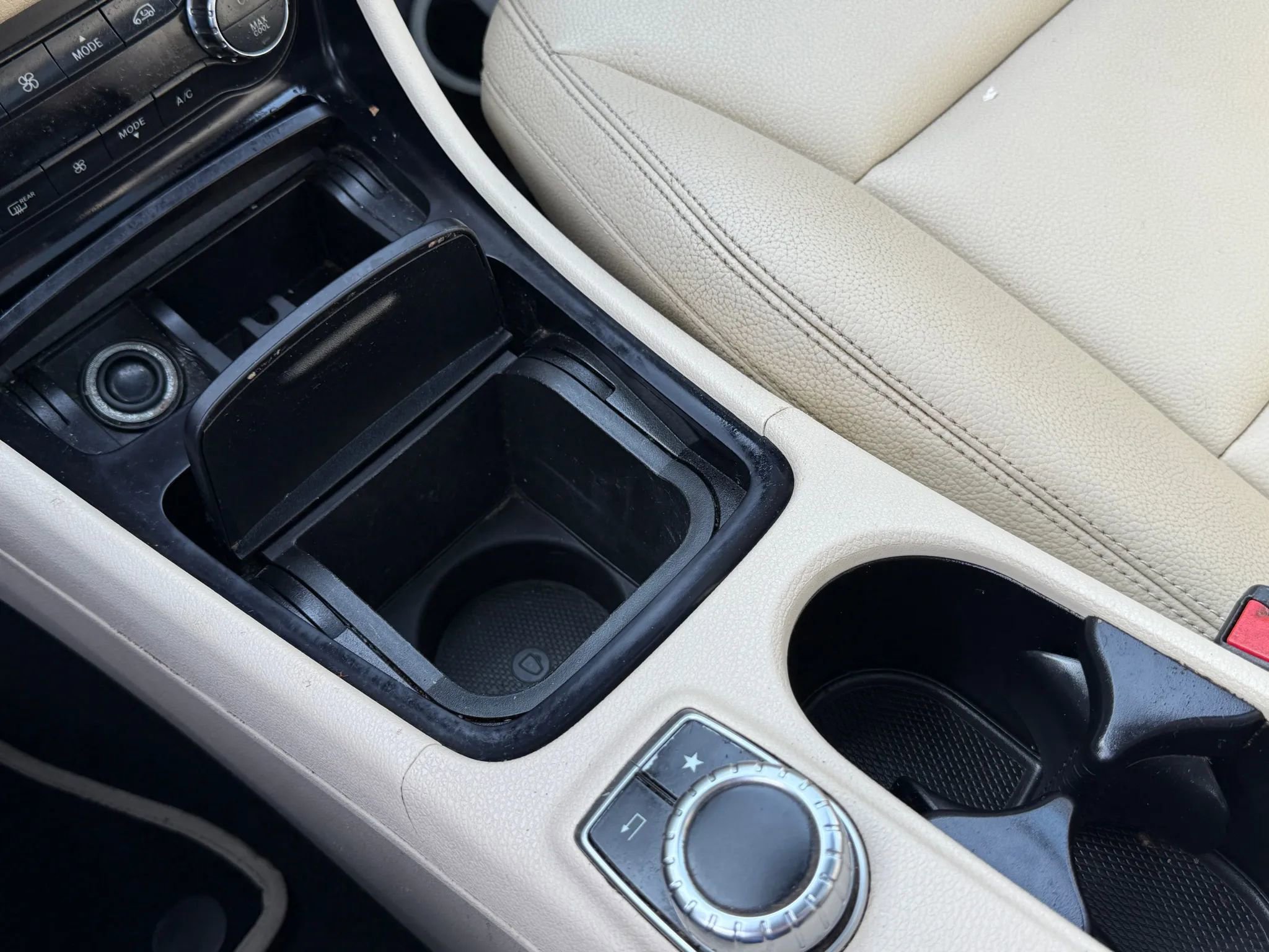 Used 2015 Mercedes-Benz CLA 250 4MATIC image 23