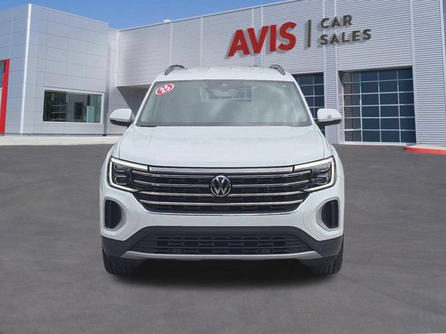 Used 2025 Volkswagen Atlas SE FWD image 2