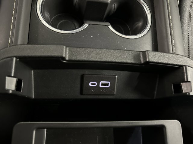 Used 2024 GMC Yukon XL SLT AWD/4WD image 21