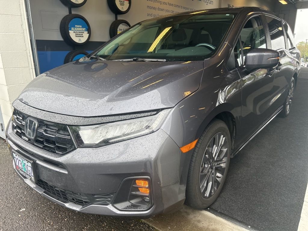 Used 2025 Honda Odyssey Touring image 1