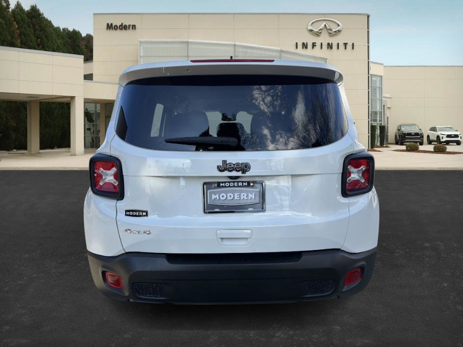 Used 2023 Jeep Renegade Latitude w/ Premium Group image 23