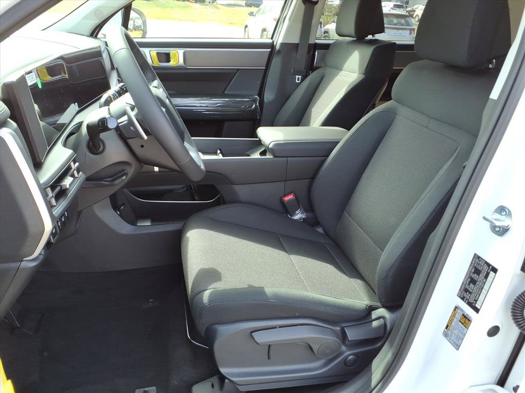New 2026 Hyundai Santa Fe SE FWD image 6