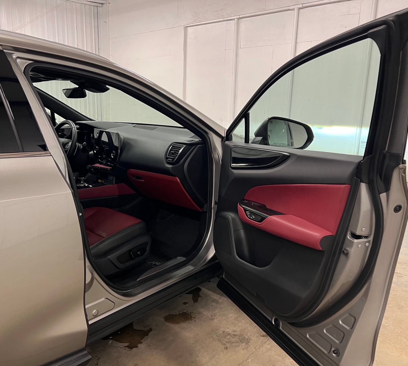 Used 2025 Lexus NX 250 FWD w/ Accessory Package (2T) image 17