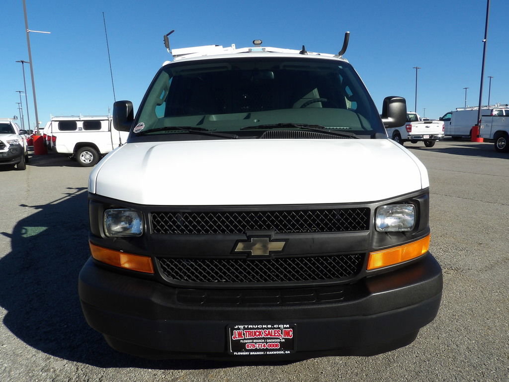 Used 2017 Chevrolet Express 2500 image 12